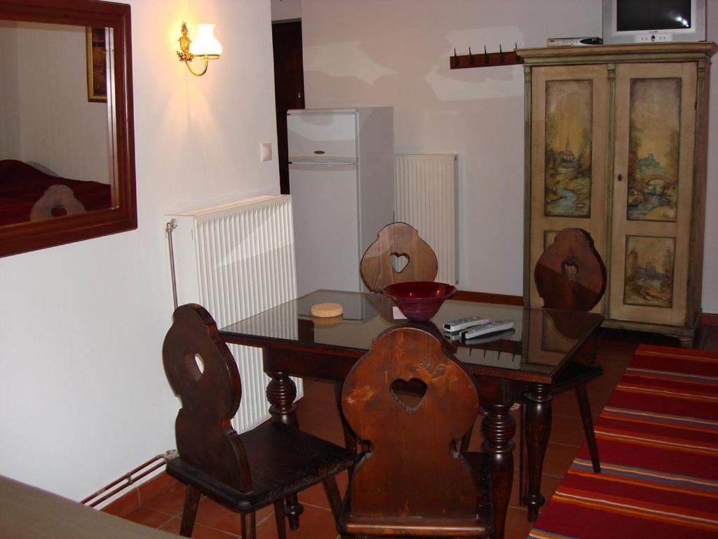 Ξενωνασ Σελινουντα Otel Kosmás Dış mekan fotoğraf